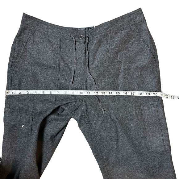 Eddie Bauer Womens Grey Cargo Wool Blend Pants with Drawstring Size 12 - Picture 8 of 10